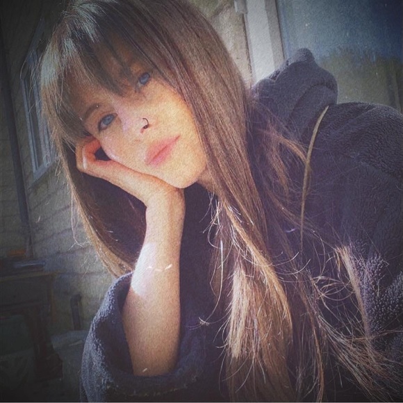 Meet your Posher, Kirsty - Picture 1 of 1